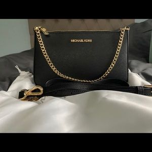 MICHAEL KORS JET SET CROSSBODY